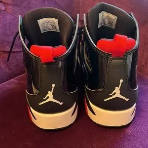 NWOT JORDAN FLIGHT CLUB 91 SIZE 11 BLACK, WHITE & UNIVERSITY RED LEATHER? Jordan Flight Club  main image 4